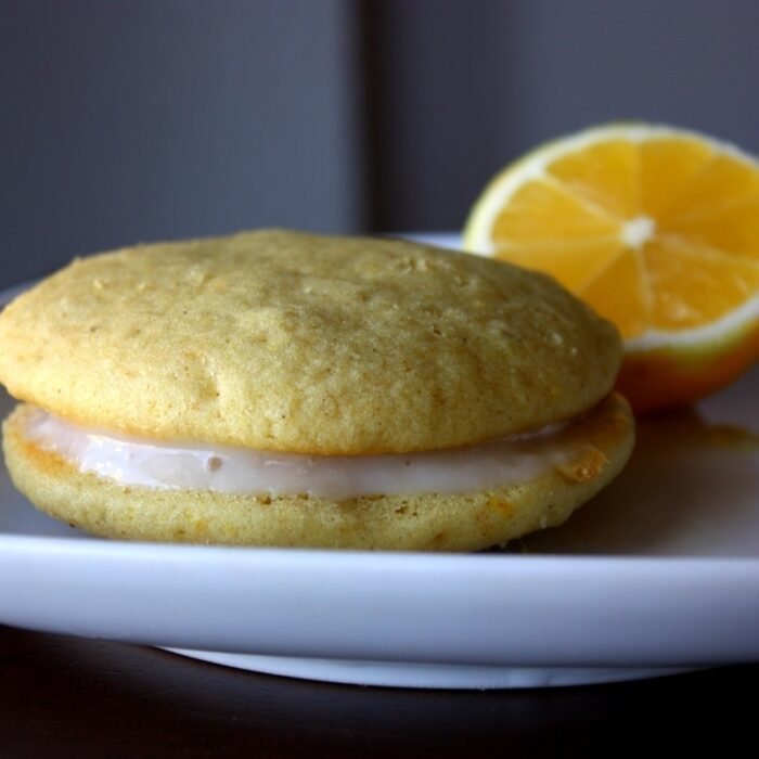 Citronwhoopies med citronfyllning