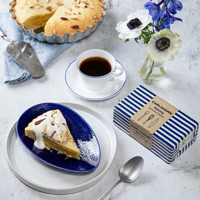 Vit kladdkaka med smak av semla